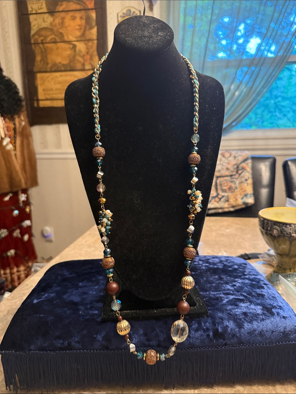 Jessica Simpson gold tone, long necklace w genuine cut, crystal and glass beads